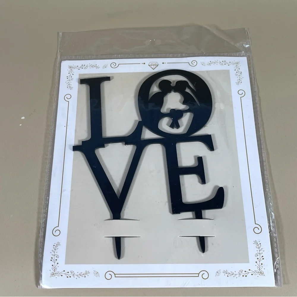 NWT Love,Heart, Couple Silhouette Kissing Acrylic Cake Topper